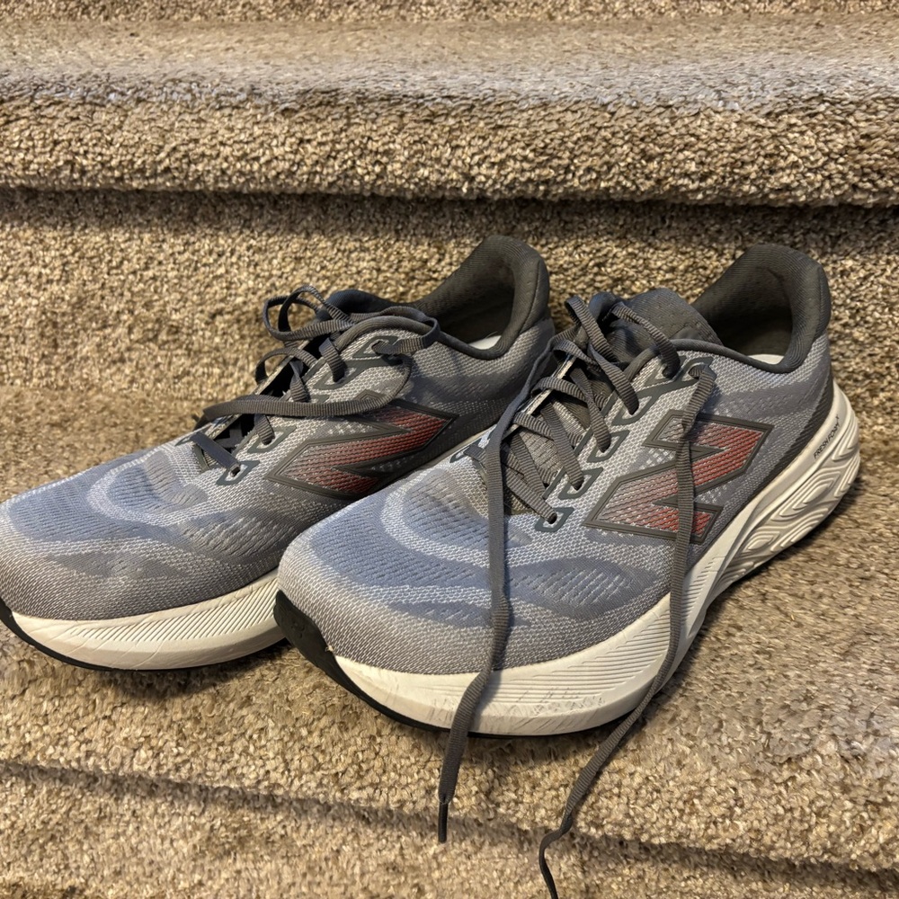 New Balance 880 v15 12.5 Wide Gray and Red Shoes